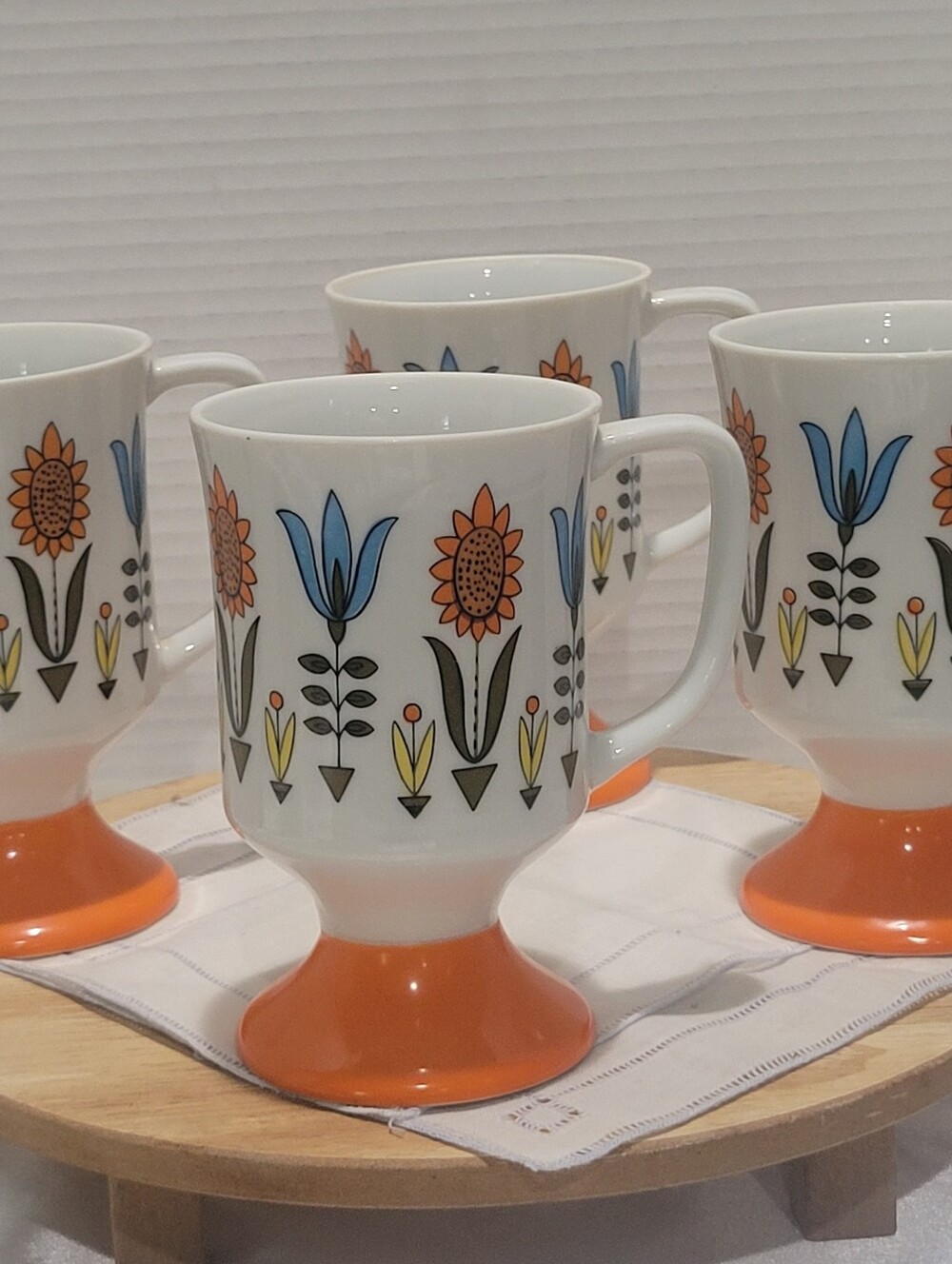 MCM Vibrant Retro Pedestal Footed  Coffee Mugs Set Of 4 Read - Picture 12 of 16